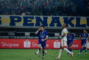 Absen Dua Laga, Thom Haye Dipastikan Siap Tampil di Laga Persib vs Persebaya