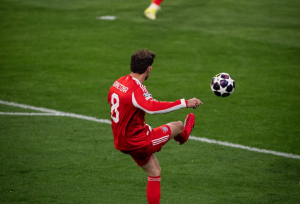 Bayern vs Atalanta 4-1 Brace Harry Kane Bawa Die Roten Melaju Mulus ke perempat Final Liga Champions