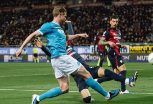 Cagliari vs Napoli 0-1 Gol McTominay Bawa Partenopei Menang