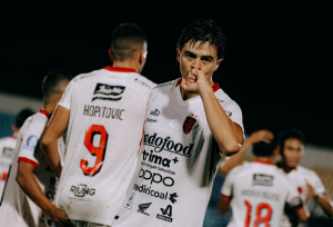 Laga Bali United vs Arema FC Diwarnai dengan 2 Gol Bunuh Diri