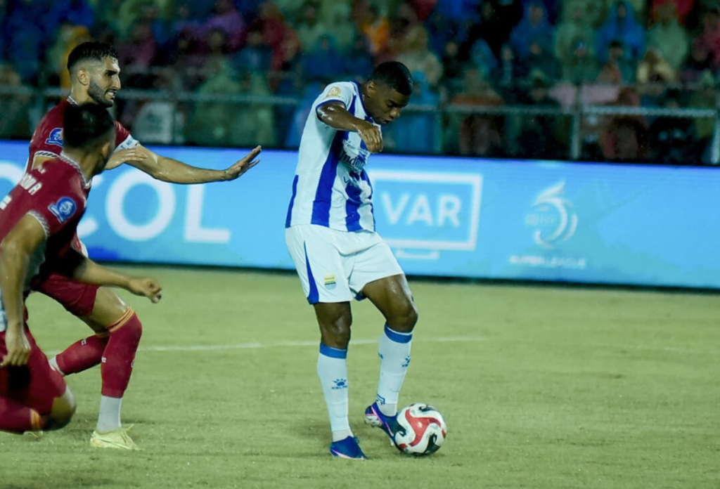 Hasil Pertandingan Semen Padang vs Persib Bandung Skor 0-2 Maung Bandung Menang, Jaga Jarak 9 Poin dari Persija